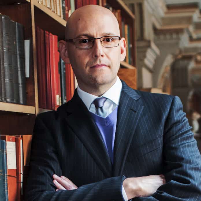 5252755-brad+meltzer+headshot